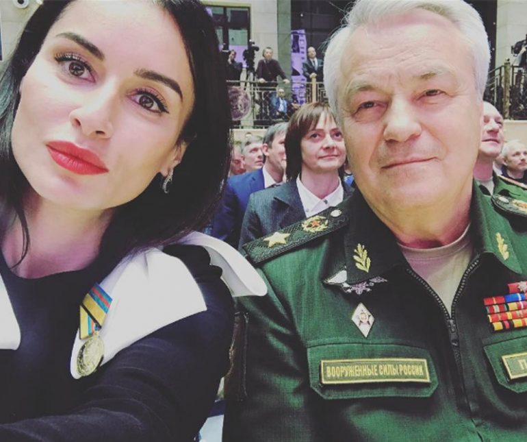 Тина Канделаки получила первую медаль